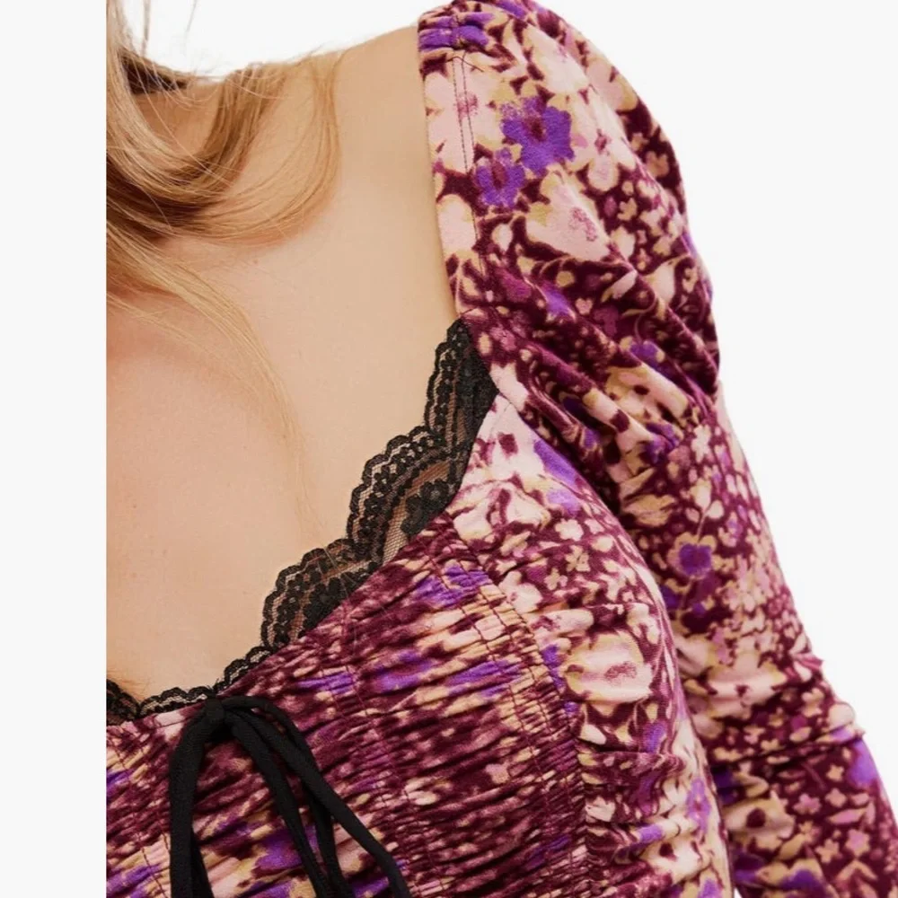 FREE PEOPLE LAYER IT ON ME LACE TRIM RUCHED TOP MEDIUM BLACK FUSCIA FLORAL